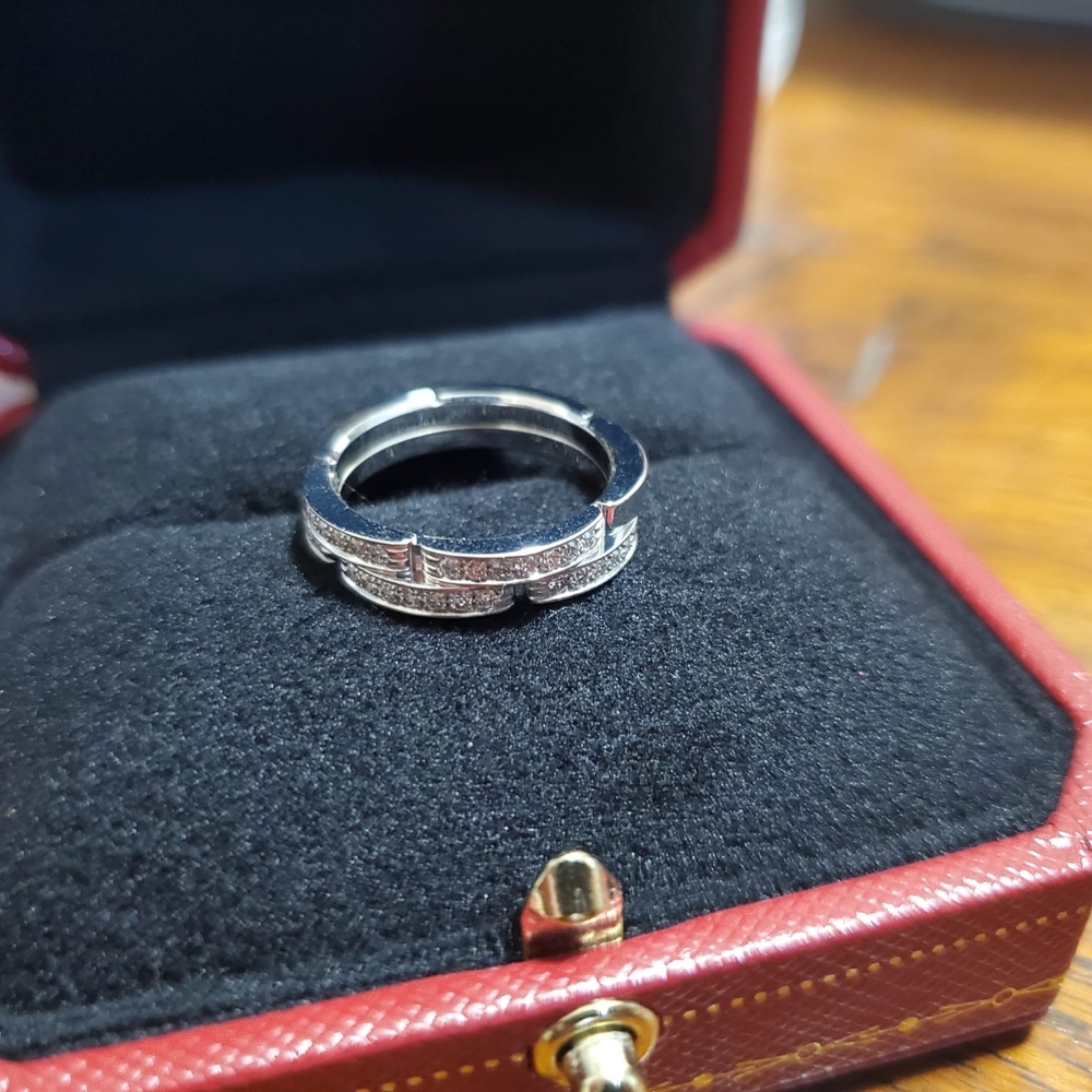 CARTIER MAILLON PANTHÈRE THIN WEDDING BAND, 48 DIAMONDS.